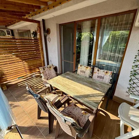 Mountain Breeze Villa *