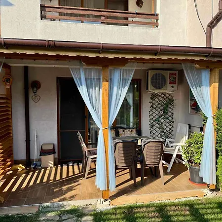 Mountain Breeze Villa *