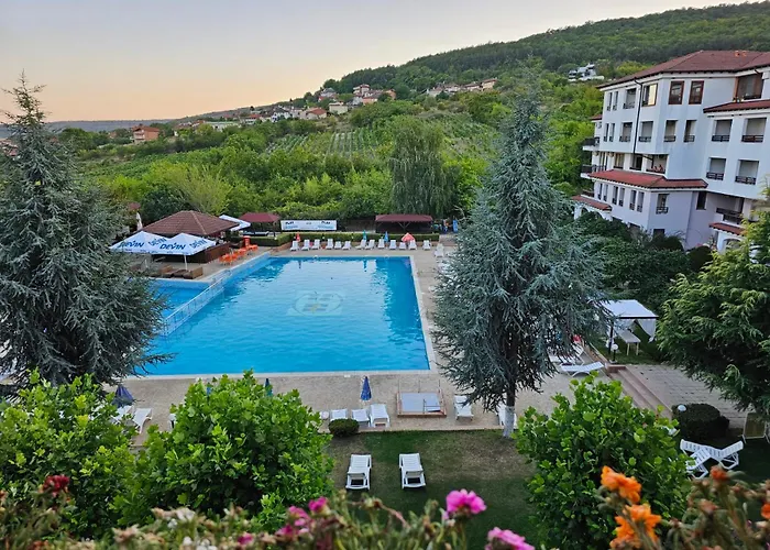 Mountain Breeze Villa *